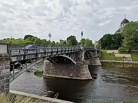 Žvėrynas Bridge, view towards the district